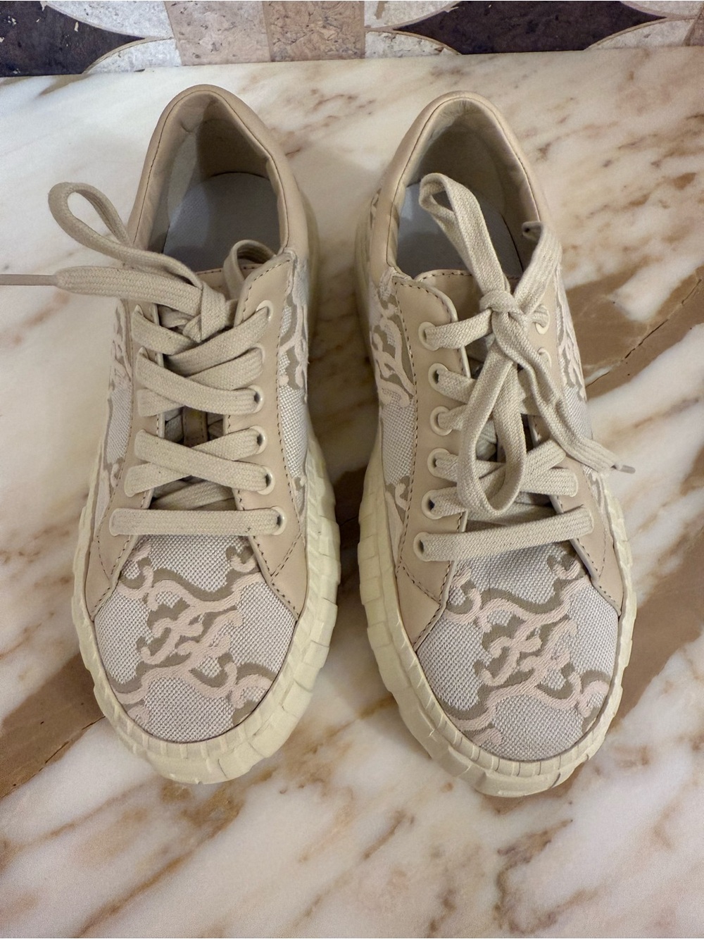 Fendi Beige Lace-Pattern Low-Top Sneakers
